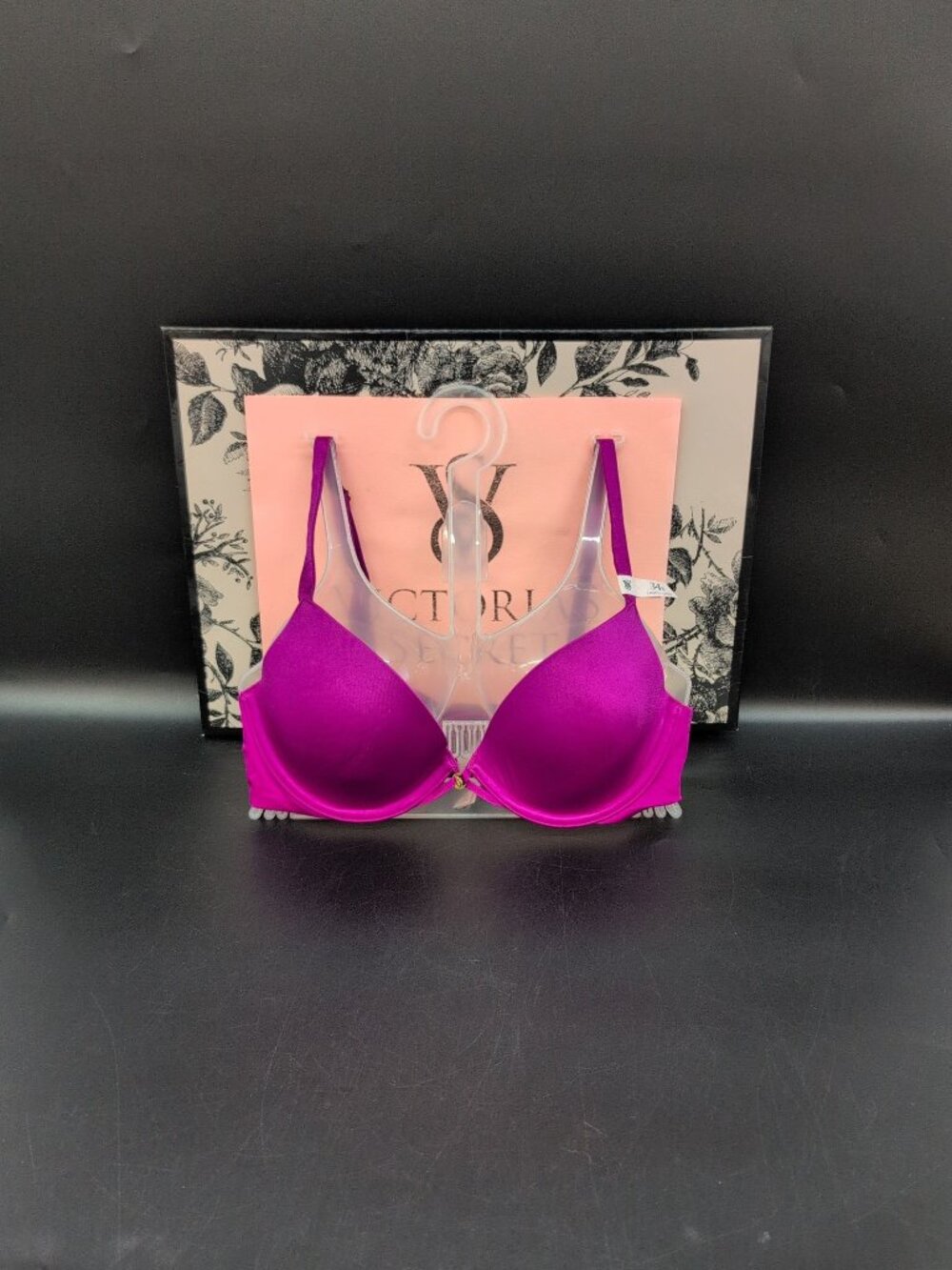 Victoria Secret Very Sexy Smooth Lightly Lined Plunge Demi Bra 34B Berrylicious